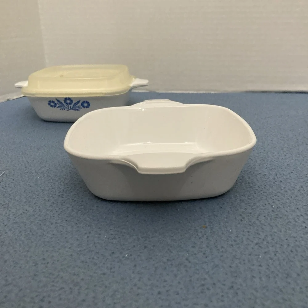VTG Corning Ware Blue Cornflower Petite Pan (P-41)‎ Set Of 2 with 1 Plastic Lid